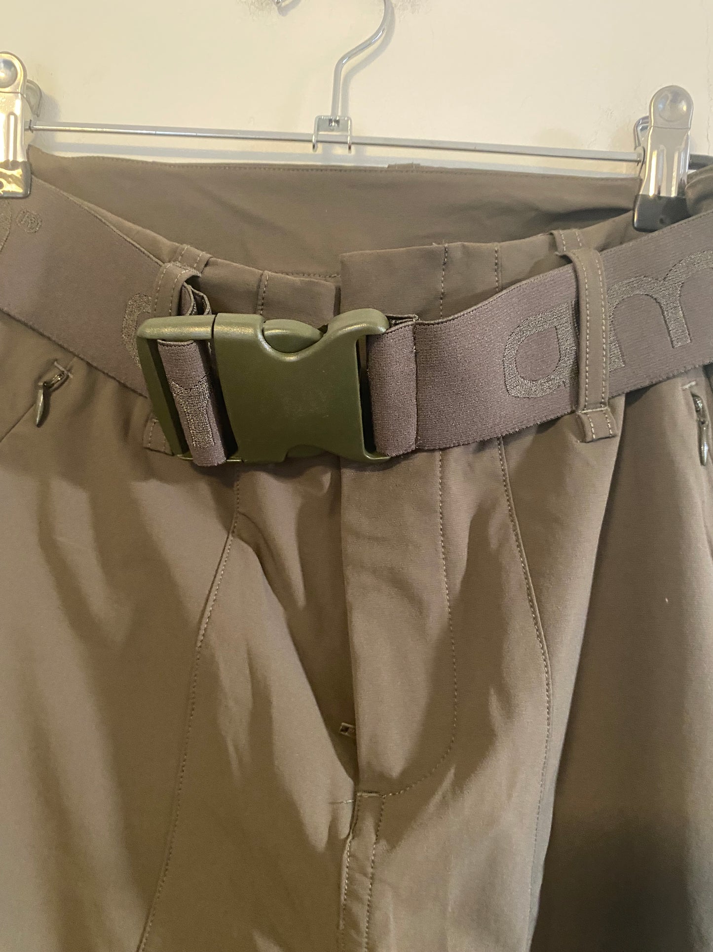 Aim’n Khaki Cargo Pants